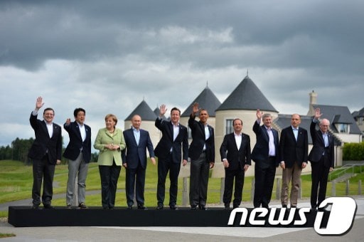 주요 8개국(G8) 정상회의에 참석한 정상들과 유럽연합(EU) 지도부 ©AFP= News1