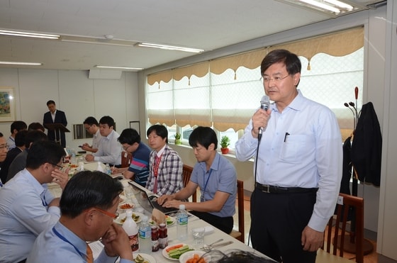 서승환 국토교통부 장관이 취임 100일을 맞아 19일 가진 기자간담회에서 발언하고 있다. (국토교통부 제공) © News1