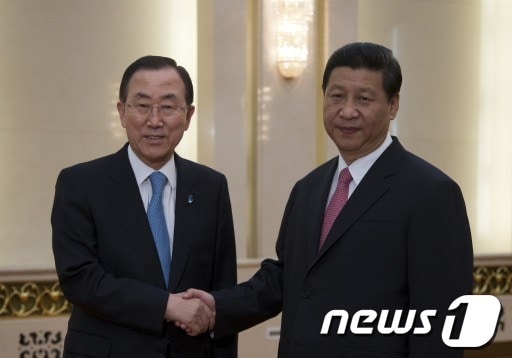 반기문 유엔 사무총장(왼쪽)과 시진핑 중국 국가주석(오른쪽).©AFP=News1