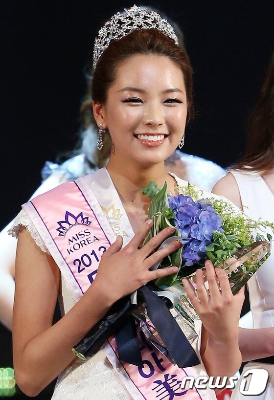4일 오후 서울 세종문화회관 대강당에서 열린 2013 미스코리아 선발대회에서 미&#40;美&#41;으로 선발된 참가번호 34번 한수민 양.  2013.6.5 머니투데이/뉴스1  