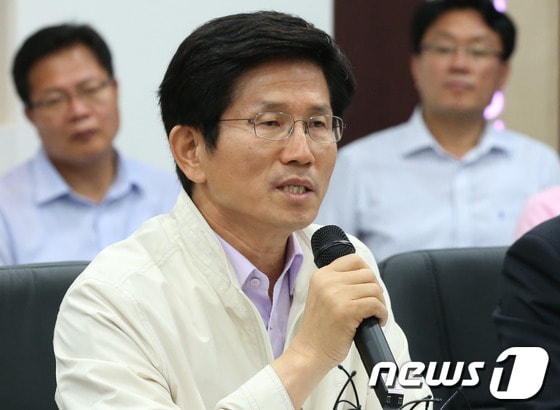 김문수 경기도지사. 2013.7.25/뉴스1 © News1 송원영 기자