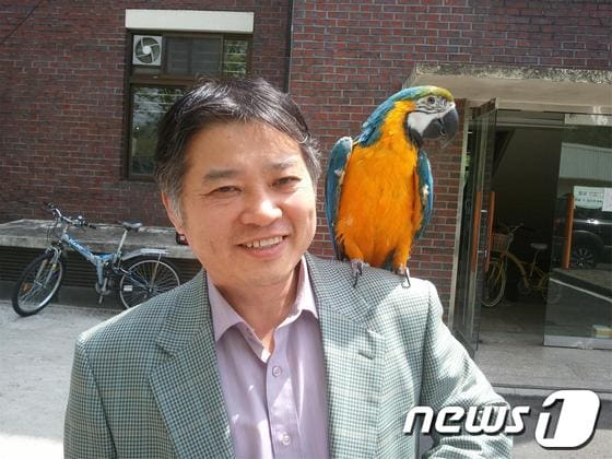 김남수 전북대 수의과대학 교수/사진제공=전북대학교 © News1 이승석 기자
