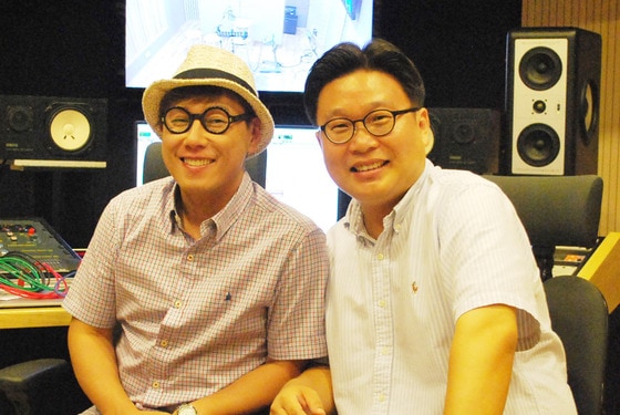 가수 윤종신(좌)과 한국 홍보전문가 서경덕 성신여대 교수(우) (서경덕 교수 제공). © News1