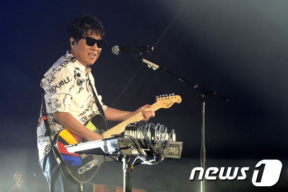 가수 조용필이 한국갤럽 조사 결과 '올해를 빛낸 가수' 1위에 올랐다. 2013.8.15/뉴스1 © News1 안은나 기자