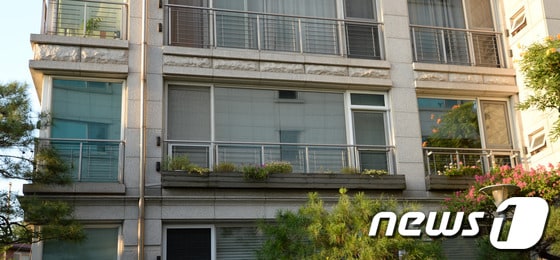 [단독] 전두환 딸 전효선 교수, 편법 임용 의혹 - 뉴스1