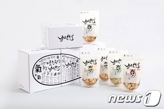 모던 엿 브랜드 '엿츠' 오색오기 패키지© News1