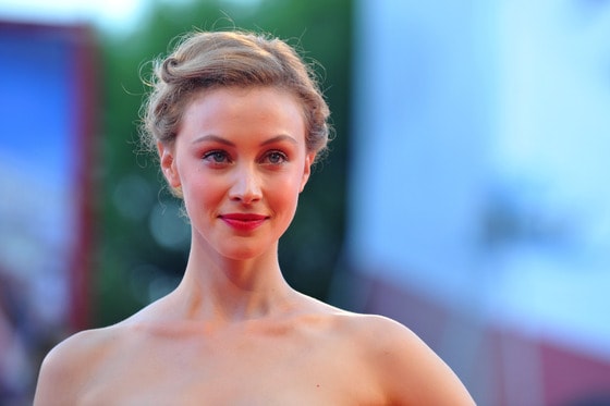 캐나다 배우 사라 가돈이 30일(현지시간) 이탈리아의 제70회 베니스영화제에서 영화 '조(Joe)'의 포토콜을 위해 포즈를 취하고 있다. © AFP=뉴스1 