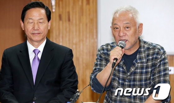 전국 순회투쟁 이틀째를 맞은 민주당 김한길 대표가 25일 오후 경기도 수원시 파장동 파장어린이집에서 열린 민주·민생 살리기 3차 현장간담회에서 인사말을 하고 있다. 김 대표는 이날 현장간담회에서 