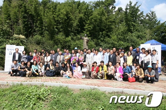 (재)익산문화재단(이사장 이한수)와 ‘2013 가람문학제’ 추진위원회가 공동 주최·주관한 ‘2013 가람문학제’가 막을 내렸다.(사진제공=익산문화재단) © News1 박윤근 기자