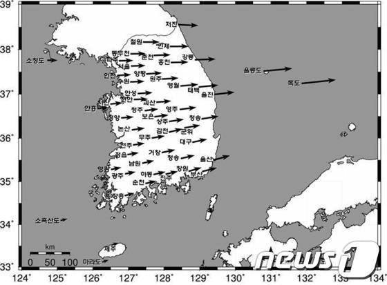 우리나라 위치변화. 주:화살표의 크기는 변동량, 지역명은 위성기준점 위치/제공=국토부© News1