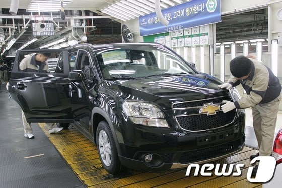 한국지엠 군산공장 올란도 생산라인 ⓒ News1