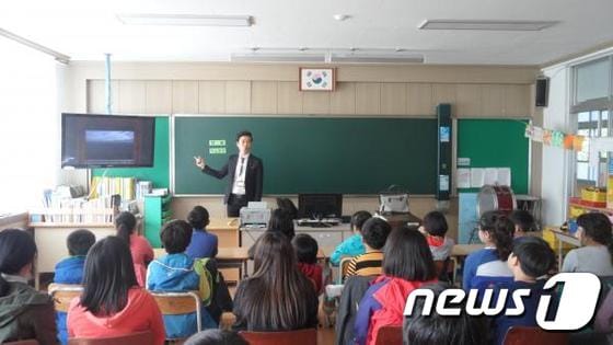 부여석성초 음주 흡연 건겅중진 교육 ⓒ News1