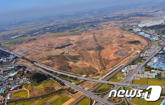 삼성전자 평택 반도체공장 부지 항공사진(삼성전자 제공)ⓒ News1 2014.10.06/뉴스1 ⓒ News1