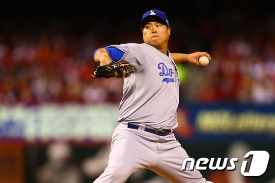 LA 다저스의 클레이튼 커쇼가 18일(한국시간) 미국 메이저리그 공식 홈페이지 엠엘비닷컴(MLB.com)에서 "류현진이 성실하게 재활하고 있는 모습을 봤다"고 말했다. ⓒ AFP=News1