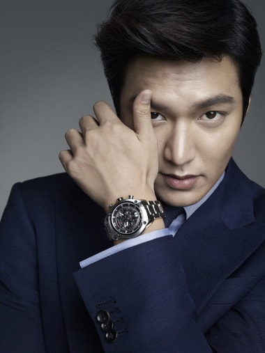 로만손 아트락스 누보 Atrax Nouvo_PM4258HM를 착용한 이민호 ⓒ News1