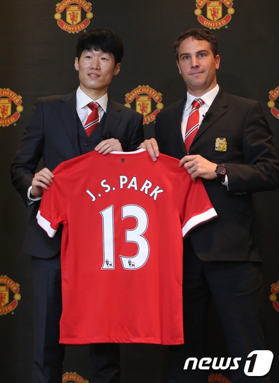 박지성의 맨체스터 유나이티드 앰버서더(홍보대사) 선임 기념촬영. /뉴스1 ⓒ News1 송원영 기자