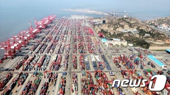 중국 상하이 양산 심수항 전경/사진=IHS Maritime 360ⓒ News1