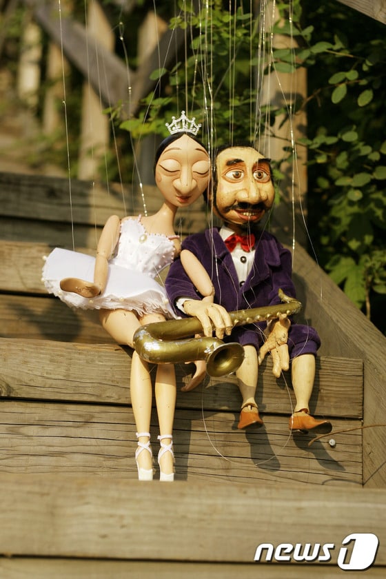 24일부터 31일까지 광주에서 공연할 유럽정통 마리오네트 &acute;목각인형 콘서트&acute;에 등장하는 주요 나무인형./사진제공=극단 보물ⓒ News1