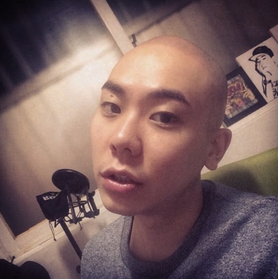 머리를 삭발한 로꼬