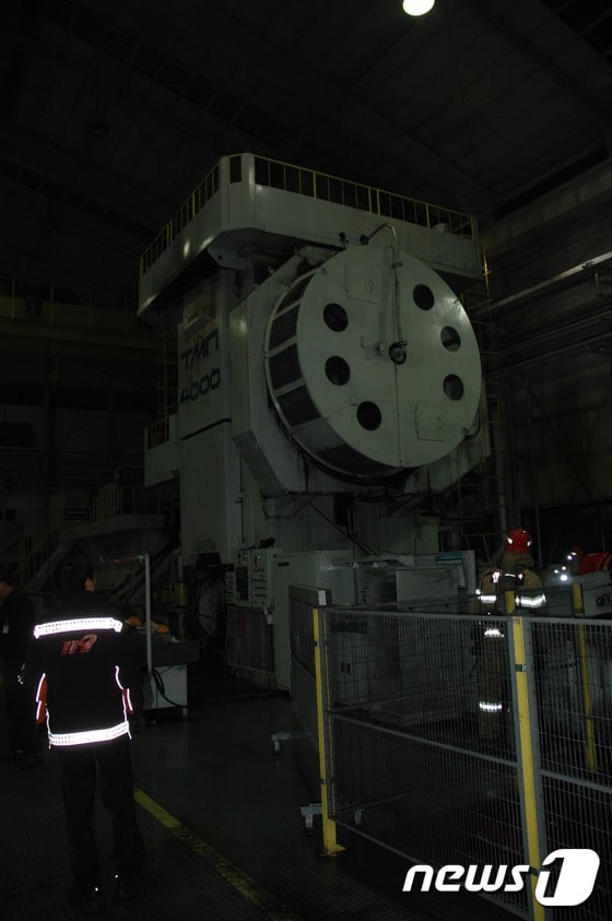 9일 오후 경남 창원시 성산구 성주로의 기계 부품공장에서 발생한 화재 현장. <창원소방본부 제공>ⓒ News1