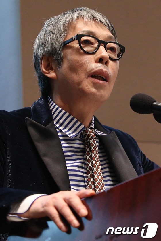 서세원 목사가 13일 오후 서울 중구 태평로 프레스센터에서 열린 '건국대통령 이승만 영화제작을 위한 시나리오 심포지움'에서 인사말을 하고 있다. 2014.2.13 스타뉴스/뉴스1 © News1   