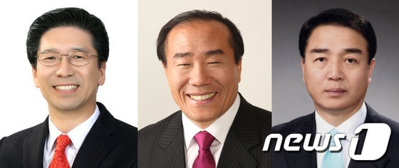 광주교육감 시민후보 단일화에 합의한 전교조 출신의 윤봉근 예비후보와 장휘국 현 교육감, 정희곤 광주시의회 의원(왼쪽부터). 이들 세 후보는 비록 경선을 통한 단일화에는 합의했지만 아직 회동을 갖지 못하는 등 고착상태에 빠져 있다. © News1 김태성 기자