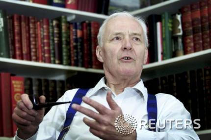 토니 벤이 지난 2001년 5월 자신의 집에서 인터뷰하고 있다. ©로이터=뉴스1  