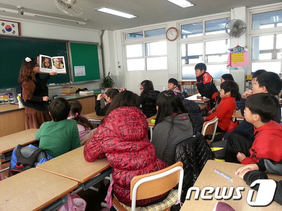 찾아가는 독서교실© News1 