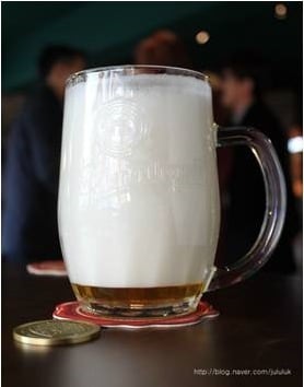 거품맥주인 '밀코 맥주'© News1  