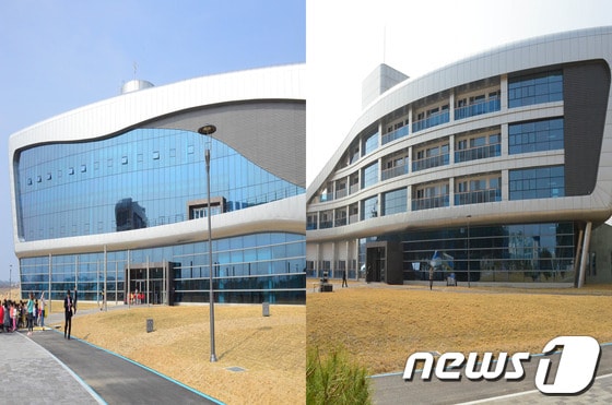 강릉 녹색도시 체험센터의 2동인 컨벤션센터(왼쪽)와 체험연수센터(오른쪽)의 모습. 2014.3.28/뉴스1 © News1 서근영 기자