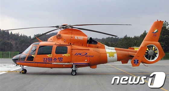 강원도소방본부(본부장 김성곤)는 중앙긴급구조통제단장(소방방재청장)의 요청으로 28일 소방헬기를 급파했다.(강원도소방본부 제공) 2014.4.28/뉴스1 © News1