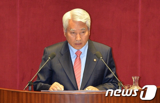 백군기 새정치민주연합 의원. 2014.4.4/뉴스1 © News1 박세연 기자