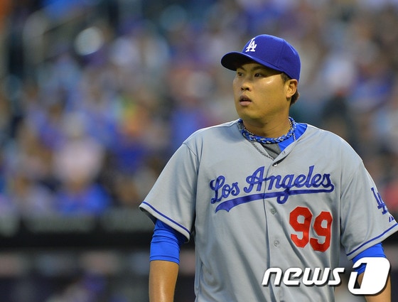 류현진이 23일 샌디에이고 전에 선발 등판해 2이닝 연속 삼자범퇴를 기록했다. /뉴스1 DB