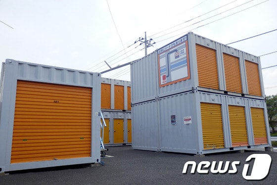 오카다(29)의 시신이 담긴 상자가 보관됐던 도쿄의 한 창고. © AFP=뉴스1