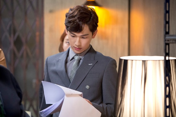 가수 겸 배우 임시완이 MBC 월화드라마 '트라이앵글'에서 멋진 연기로 안방극장을 사로잡고 있다.© MBC 