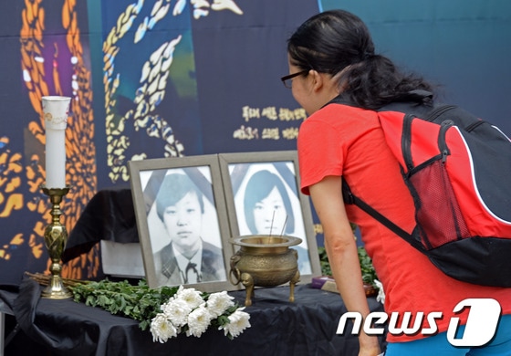 미군 장갑차에  깔려  목숨을 잃은여중생 '효순·미선 사건' 추모 분향소가 지난 2014년 6월13일 대한문 앞에 마련됐다. /뉴스1ⓒ News1