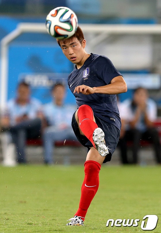 오랜만에 대표팀에 복귀한 측면 수비수 윤석영.  2014.6.17/뉴스1