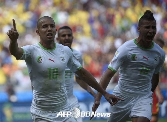 벨기에와의 1차전에서 선제골을 터트린 알제리의 소피앙 페굴리© AFP BBNews=News1