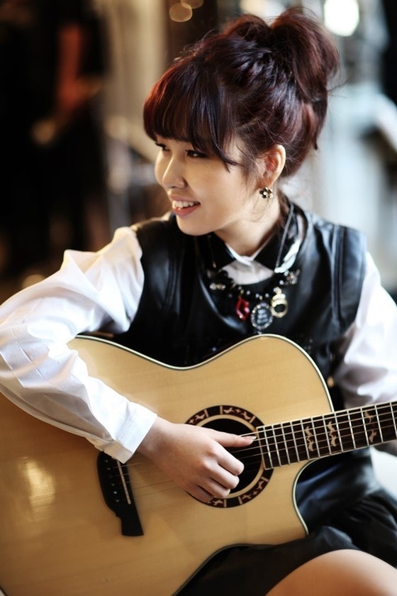 권진아가 '너포위' OST 수록곡 '그대만 보여요'를 불렀다. © 안테나뮤직 제공   