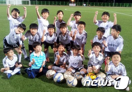 강원 정선군 유소년 축구단 아리랑 FC. (사진제공=정선군) 2014.6.3/뉴스1 © News1   하중천 