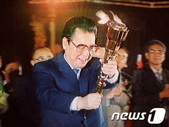 1990년 중국 베이징에서 열린 아시안게임에 참석한 리펑 전 중국 총리. ©AFP=뉴스1