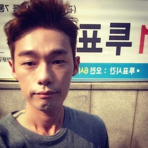 허지웅이 투표 인증샷을 공개했다. © 허지웅 트위터  