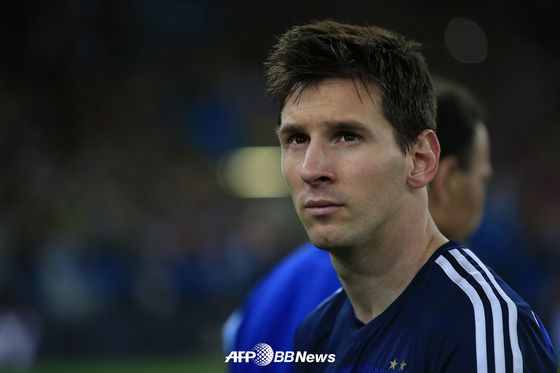 리오넬 메시가 2014 브라질 월드컵에서 준우승에 머문 뒤 아쉬운 표정을 짓고 있다. © AFP BBNews=News1