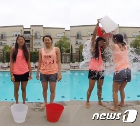 아사다 마오가 "아이스버킷 챌린지"에 참가했다가 "과체중" 논란에 휩싸였다. ⓒ News1