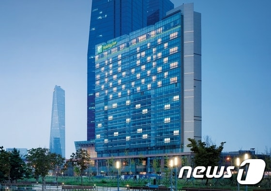 세계 최대 호텔체인 인터컨티넨탈호텔그룹은 수도권에 최초로 선보이는 글로벌 비즈니스 호텔 ‘홀리데이 인 인천 송도’를 최근 인천 송도국제도시에 오픈했다고 10일 밝혔다. 2014.09.10/뉴스1 ⓒ News1 주영민 기자