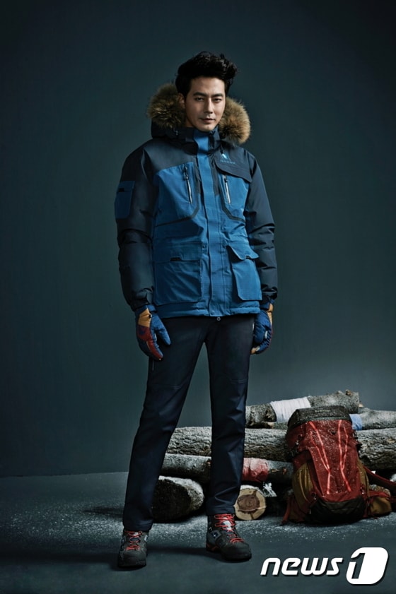 블랙야크가 23일 배우 조인성씨를 모델로 한 2014 가을·겨울 신상품 화보를 공개했다.(사진제공=블랙야크) ⓒ News1