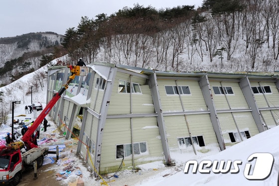 올 2월 붕괴사고로 10명의 사망자와 204명의 부상자를 낸 경주 마우나오션 리조트 체육관/ⓒ News1 자료