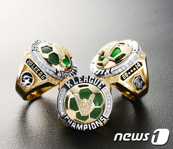 2014 K리그 클래식 챔피언 전북 현대가 최초로 &acute;2014 K리그 클래식 우승기념 반지&acute;를 제작했다. (전북 제공) ⓒ News1