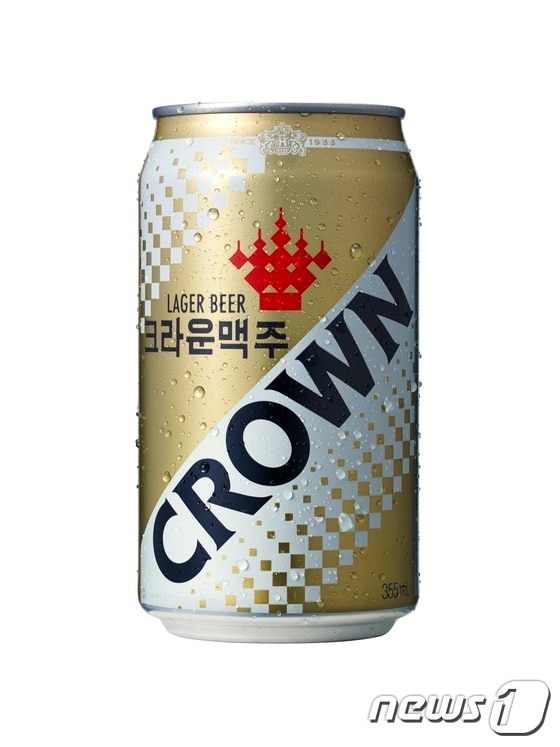 하이트진로는 전신인 조선맥주의 '크라운 맥주'를 26일부터 일부 매장에서 한정 판매한다고 20일 밝혔다. /사진제공 = 하이트진로 ⓒ News1