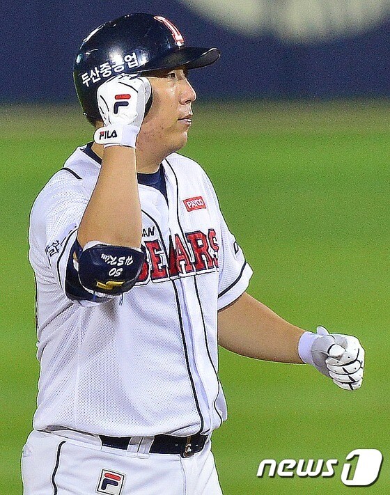 메이저리그 도전 의사를 밝힌 두산 베어스의 김현수(27)의 다음 시즌 거취에 대한 관심이 집중되고 있다.  ⓒ News1 손형주 기자